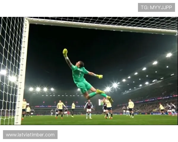 英超门将克鲁尔近期表现稳健，状态持续提升