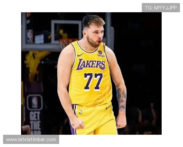 东契奇关键回合持球单打更久，相比库里助攻倾向更高